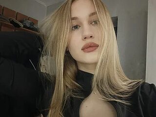 DanikaGudinas live webcam thumbnail