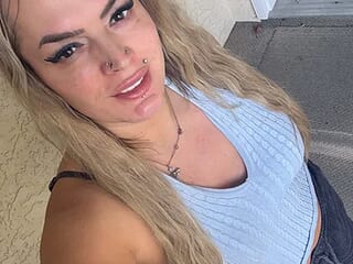 DanniDolphin live webcam thumbnail