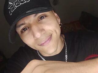 DanteLuxx live webcam thumbnail