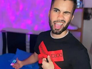 Dar_milk live webcam thumbnail