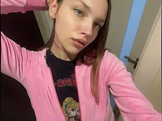 DariaAngels live webcam thumbnail