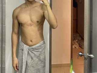 DarkLuster_22 live webcam thumbnail