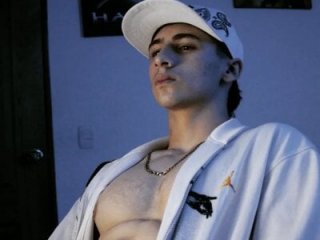 David_Brown18 live webcam thumbnail