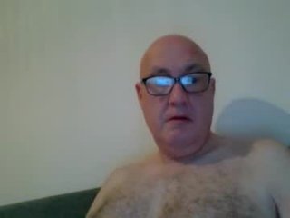 daddyhere4uall6 live webcam thumbnail