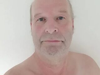 dadfreddie live webcam thumbnail