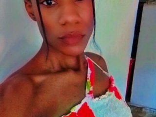 dafnnelewis live webcam thumbnail