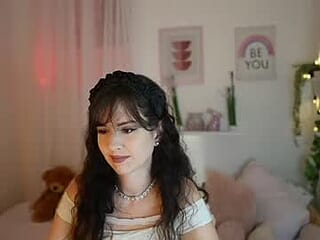 daisy_lowe_ live webcam thumbnail