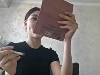 daisyzebley live webcam thumbnail