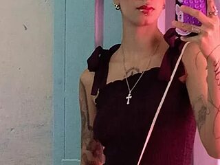 dalhia_and_hades live webcam thumbnail