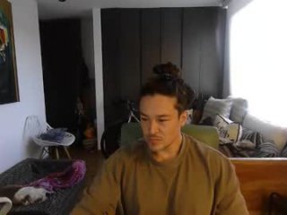 damnhotguy82 live webcam thumbnail