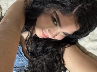 dani_bela live webcam thumbnail
