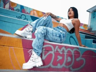 danika_mori1 live webcam thumbnail