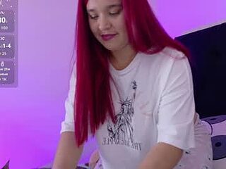 danna_luu live webcam thumbnail