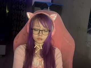 danyelleeyermann live webcam thumbnail