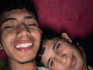 darwinandbrayann live webcam thumbnail