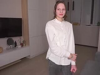 dasha_brown live webcam thumbnail