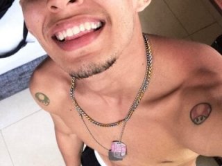 davidlatin66 live webcam thumbnail