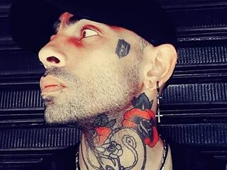 Demon_Rose_ live webcam thumbnail