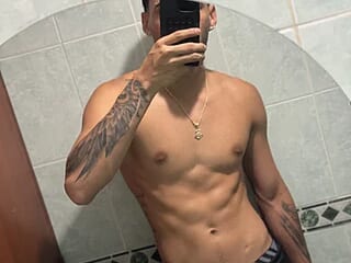 Derek_master live webcam thumbnail