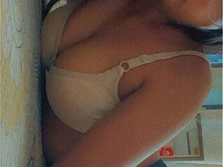 Desi_baddie live webcam thumbnail