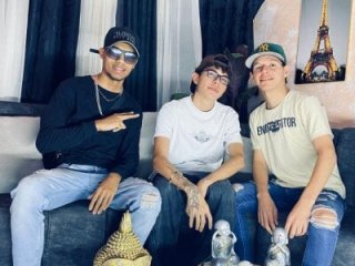 DesiresOfOlympus_ live webcam thumbnail