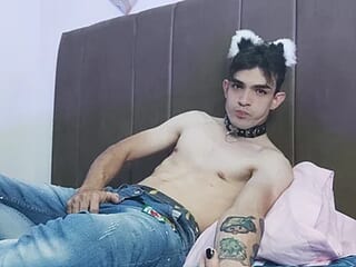 Desmon_maykiin live webcam thumbnail