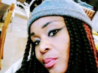 DevineChic live webcam thumbnail