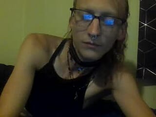 deadhoefreak live webcam thumbnail