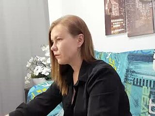 dear_hollyy live webcam thumbnail