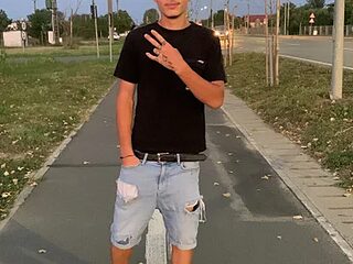 denysio69 live webcam thumbnail