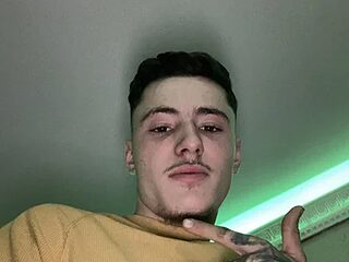 denysio89 live webcam thumbnail