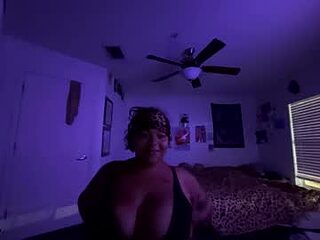 desiresxmoe live webcam thumbnail