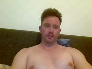 deutero1986 live webcam thumbnail