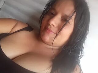 DIVORCED-MOTHER live webcam thumbnail