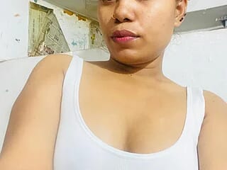 Diamond-girl143 live webcam thumbnail