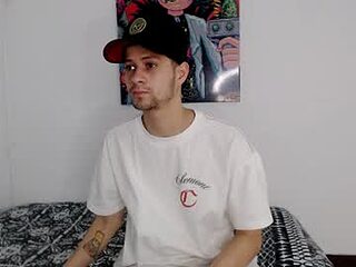 dick_boy_18 live webcam thumbnail