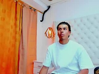 diego_stonee live webcam thumbnail