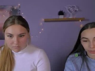 dina_bloom live webcam thumbnail