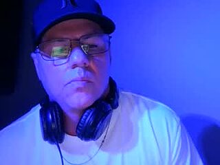 dj_hotman live webcam thumbnail