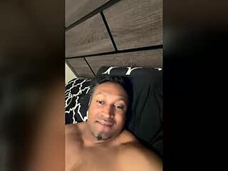 djdragon334 live webcam thumbnail