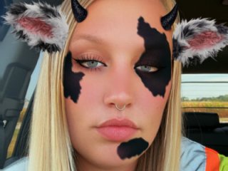 DomsSexDoll69 live webcam thumbnail