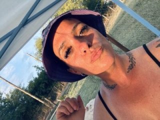 Donatellaaa07 live webcam thumbnail