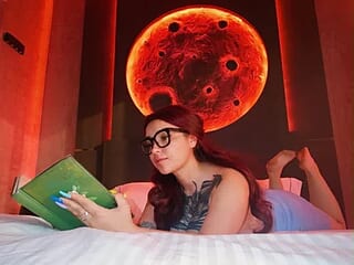 dom_meily live webcam thumbnail