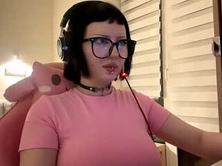 dominiquebreakey live webcam thumbnail