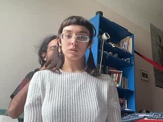 doristhesexplorist live webcam thumbnail
