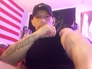 dougiebisme live webcam thumbnail