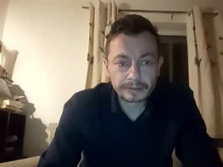 doveyfinn88 live webcam thumbnail
