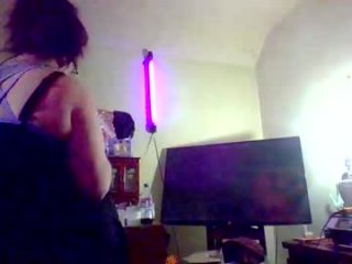 dowhatuwantwithme100 live webcam thumbnail