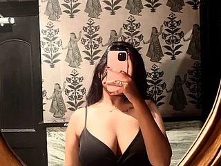 Dreamgirl_3 live webcam thumbnail