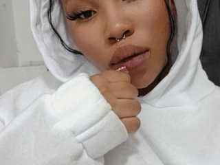 DrippinCaramelCutie live webcam thumbnail